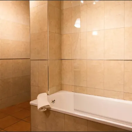 Merced10 3e Apartment